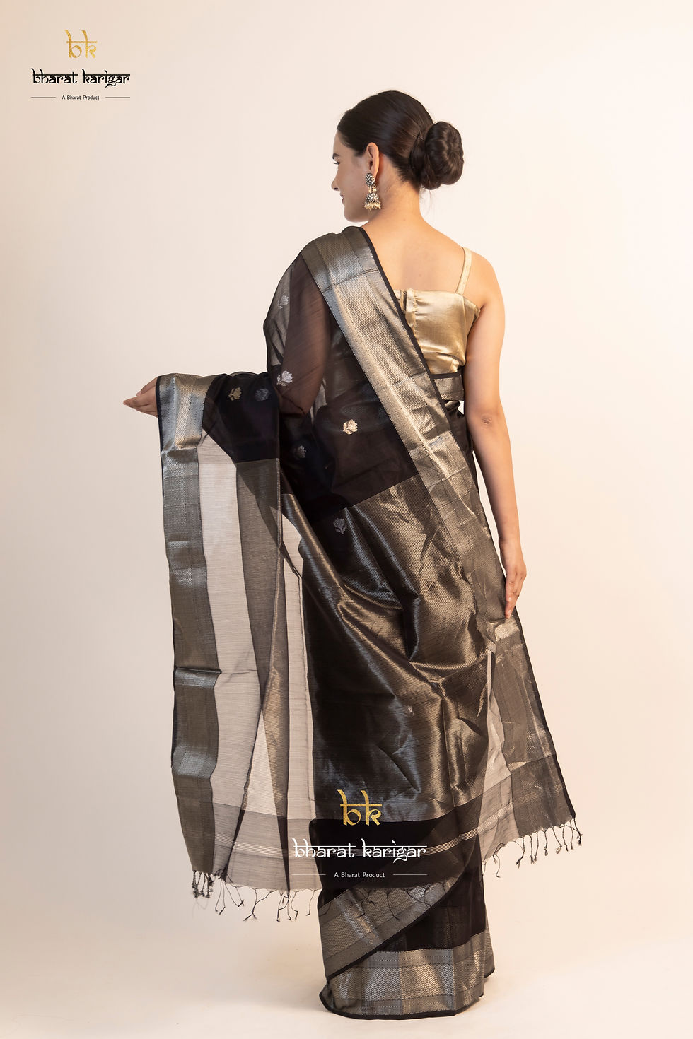 Thumbnail: Maheshwari handloom Saree(Product code-SE137)