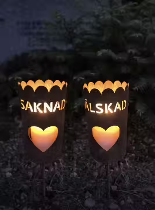 Gravlykta med dubbelsidigt hjärta och text, Älskad Saknad utan lock med avtagbar pinne