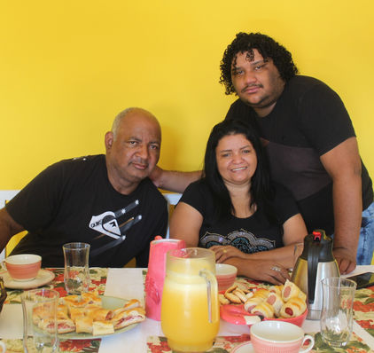 Coloque o menino no cesto