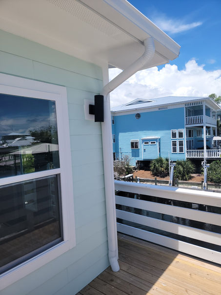 seamless gutters and gutter screen contractors in Cantonment, Gulf Breeze, Navarre, Pensacola, Crestview, Fort Walton