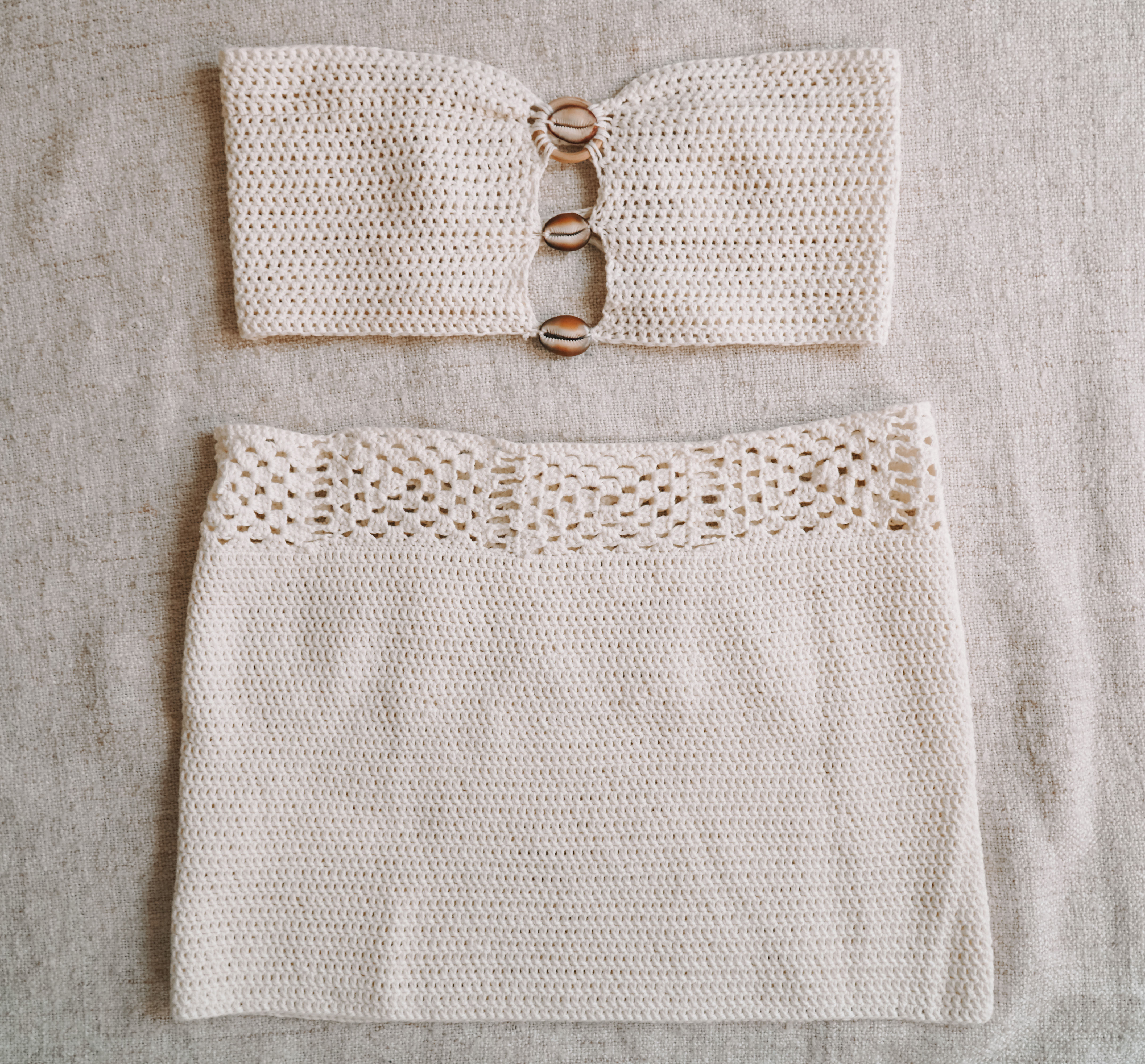 Pearl off white mini skirt