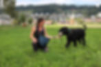 Judith Knüsel mit ihrem Hund Nuro
