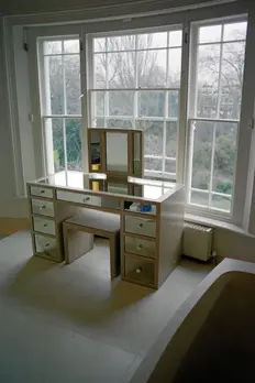 bathroom dressing table