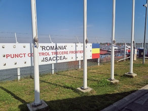 Mii de perechi de încălţăminte contrafăcută, reținută în vama Isaccea