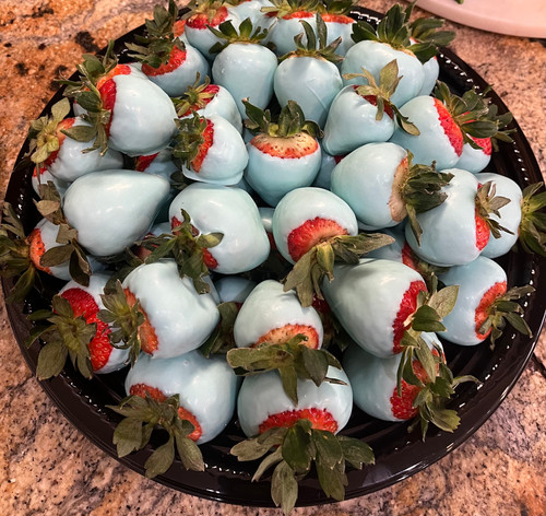 Blue Chocolate Covered Strawberry Platter | Callisa'sFruitGifts