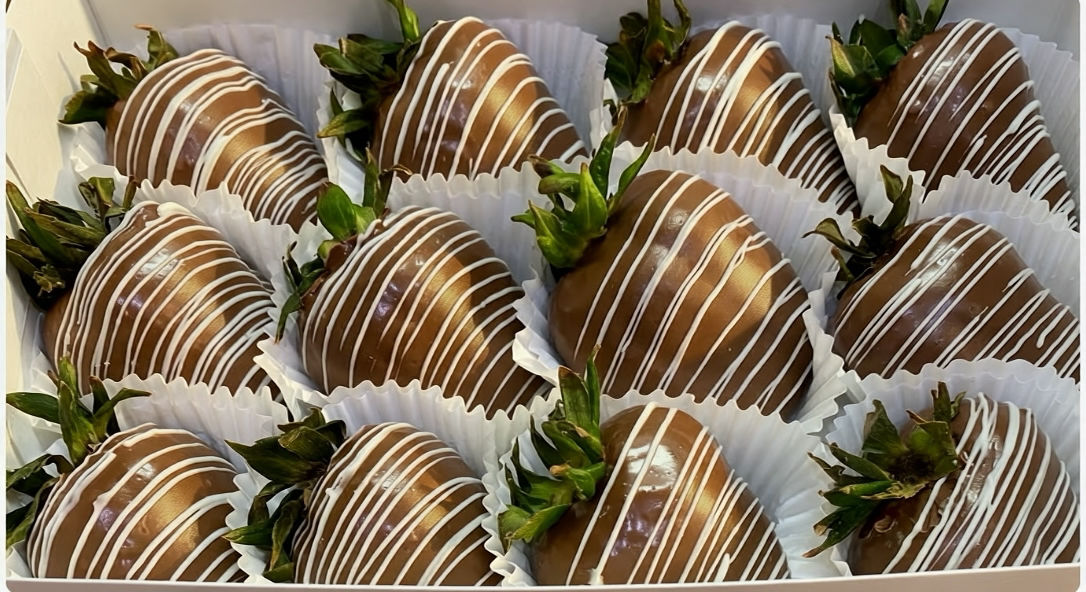 Swizzle The Drizzle Chocolate Strawberries