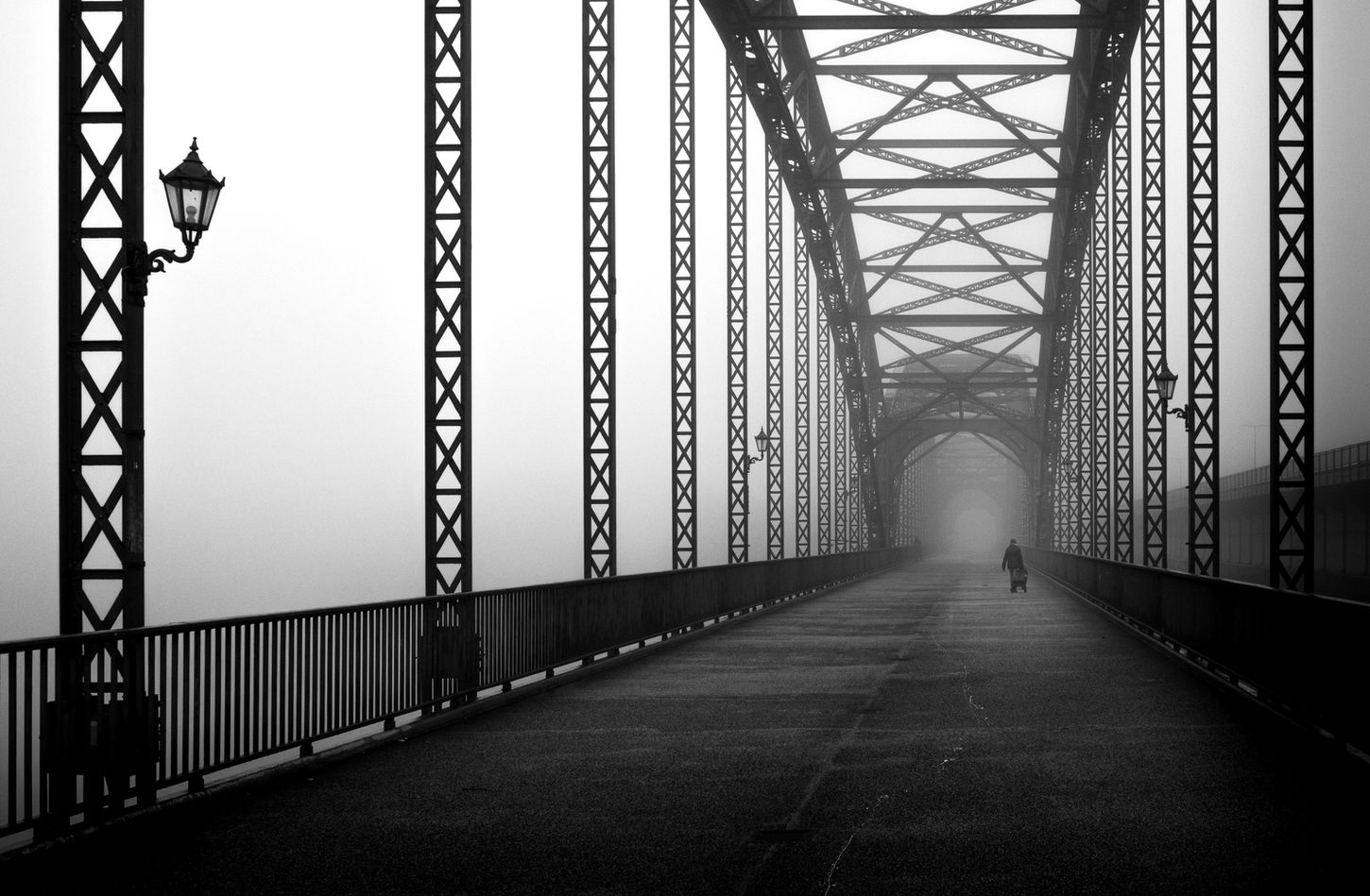 Black-and-white fine art photograph of the Old Harbor Bridge in Hamburg by svensonphoto
