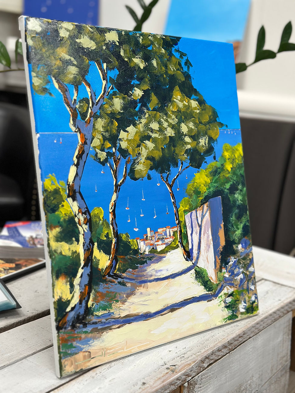 Miniature : Petit sentier ensoleillé menant au village, en bord de Méditerranée