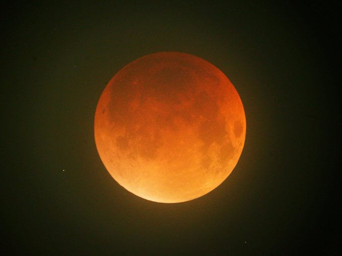 A Blood Moon/ PHOTO: KWS