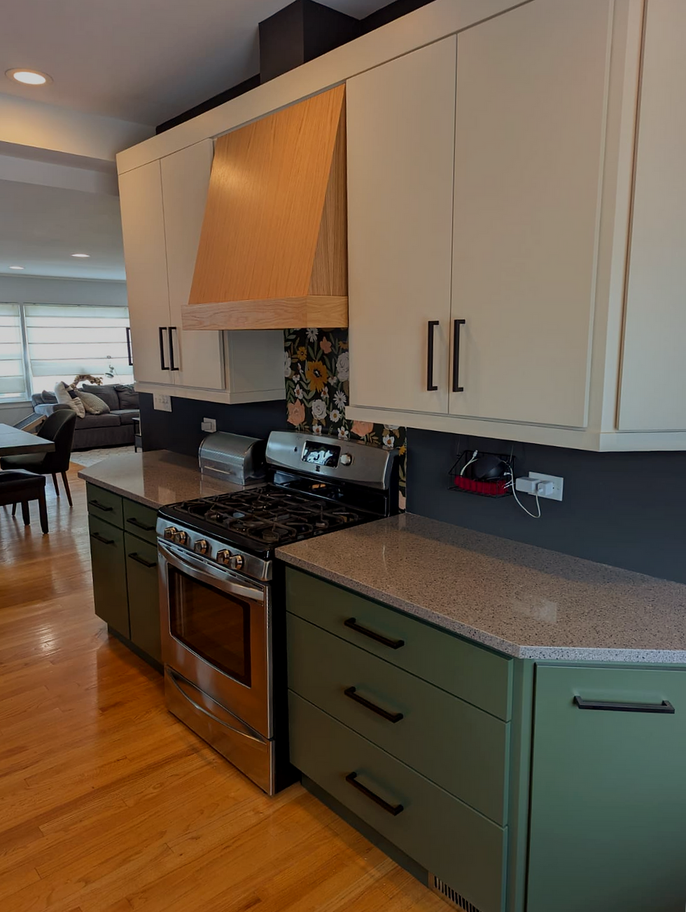 Home remodeling in Chicago – kitchens, bathrooms, and renovations by professional contractors.