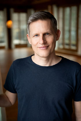 Felix-Krammer-Yogalehrer-01.jpg