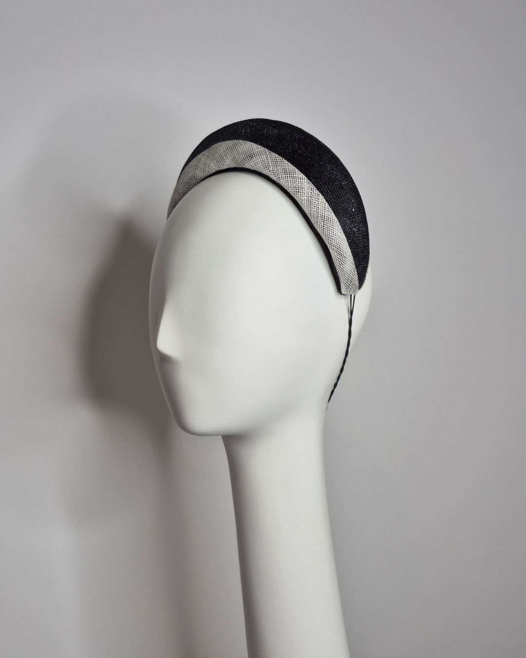 Contrast Halo – Black & White