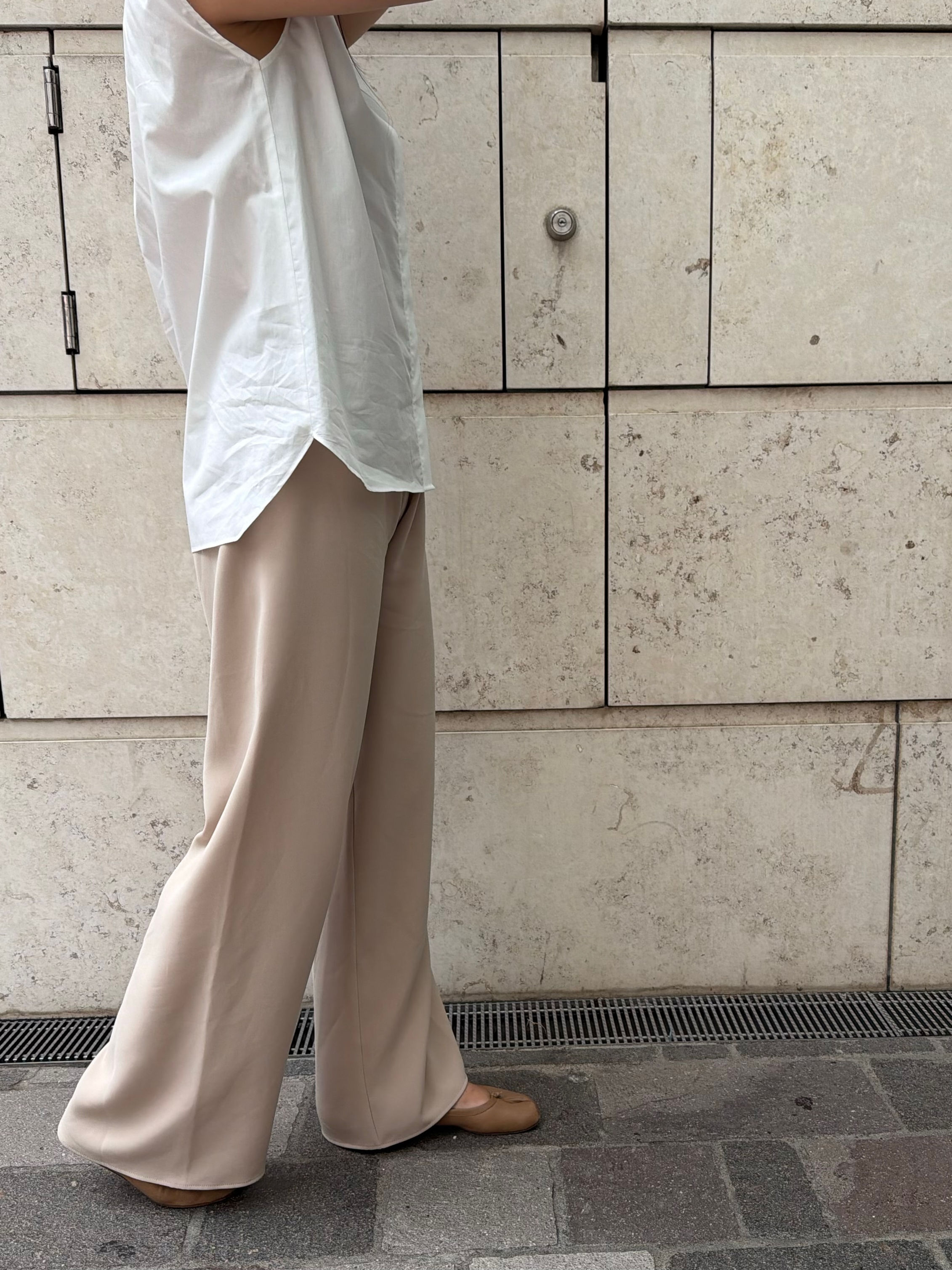 STRAIGHT SLACKS (BEIGE)