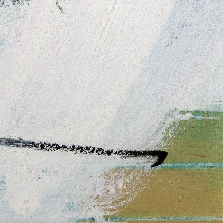 Détail de peinture abstraite avec ligne noire horizontale et superpositions de couleur.