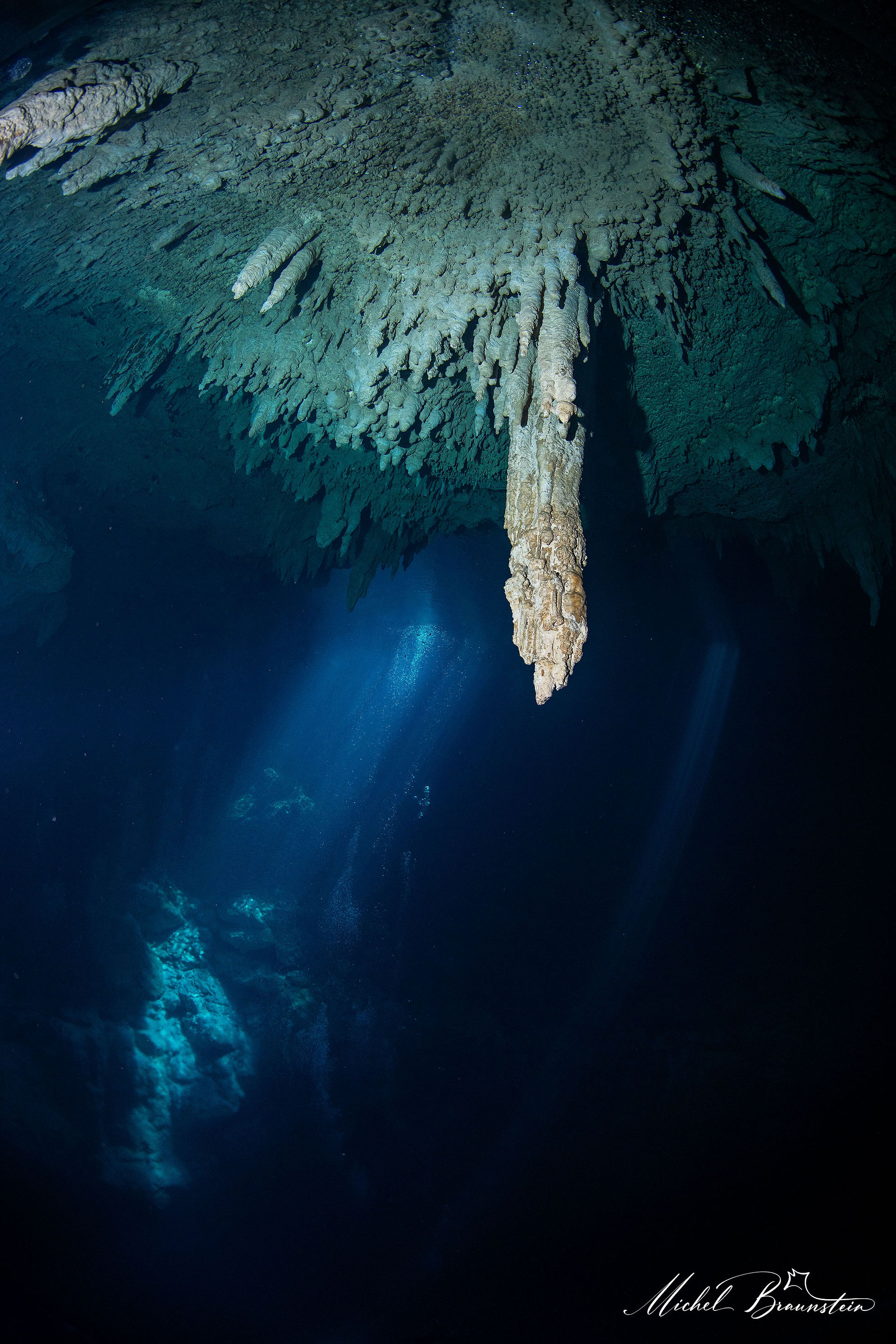 Scuba Diving El Pit Cenote, Qunintana Roo