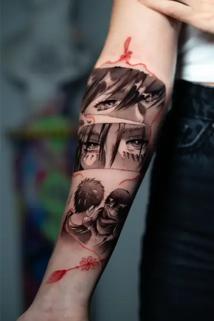 Tatuaje en brazo con tres imágenes en blanco y negro.