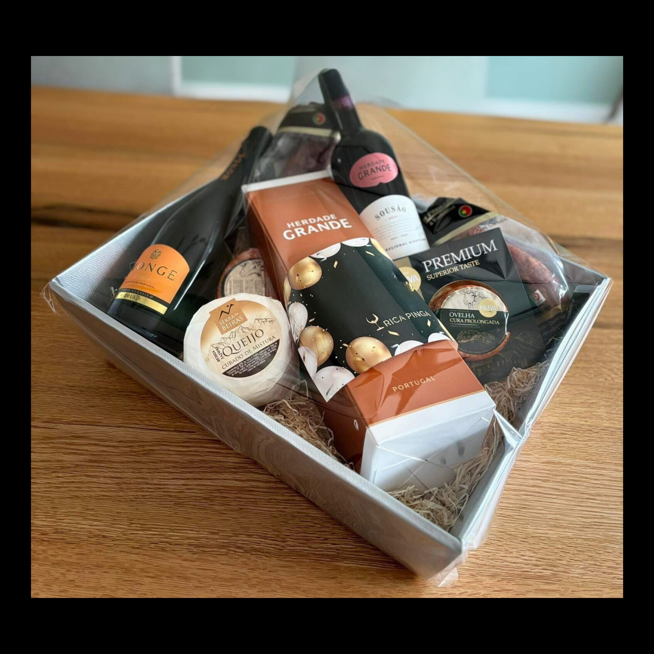 Panier cadeau vin et spécialités portugaises
