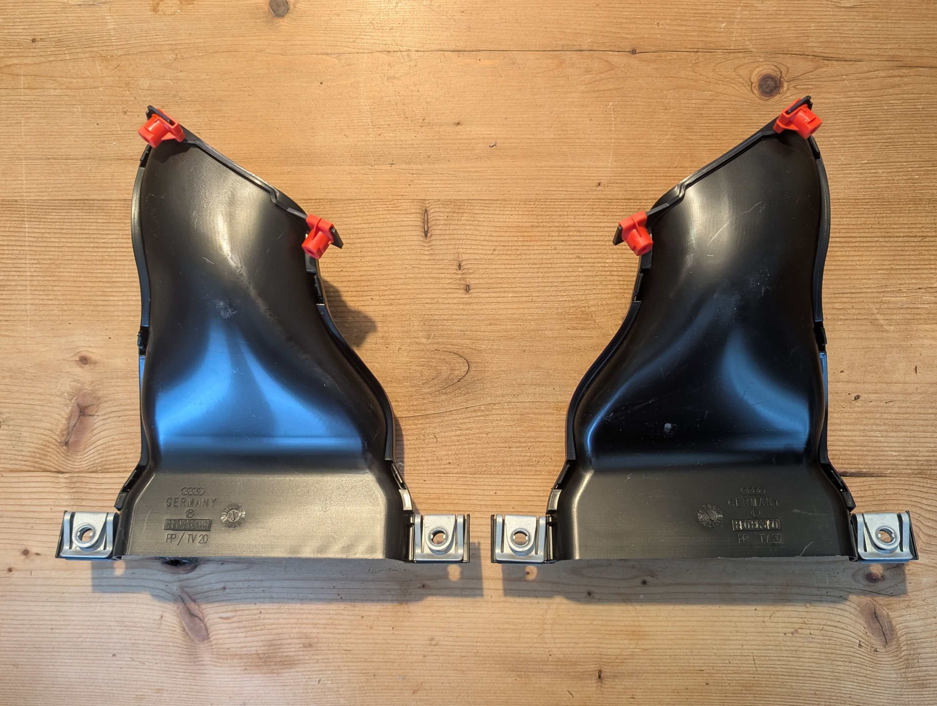 B7 RS4 Brake Cooling Ducts 8E0863149 & 8E0863150 - Pair