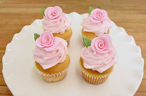 6 Rose Swirl Cupcakes 6 Rose Swirl Cupcakes