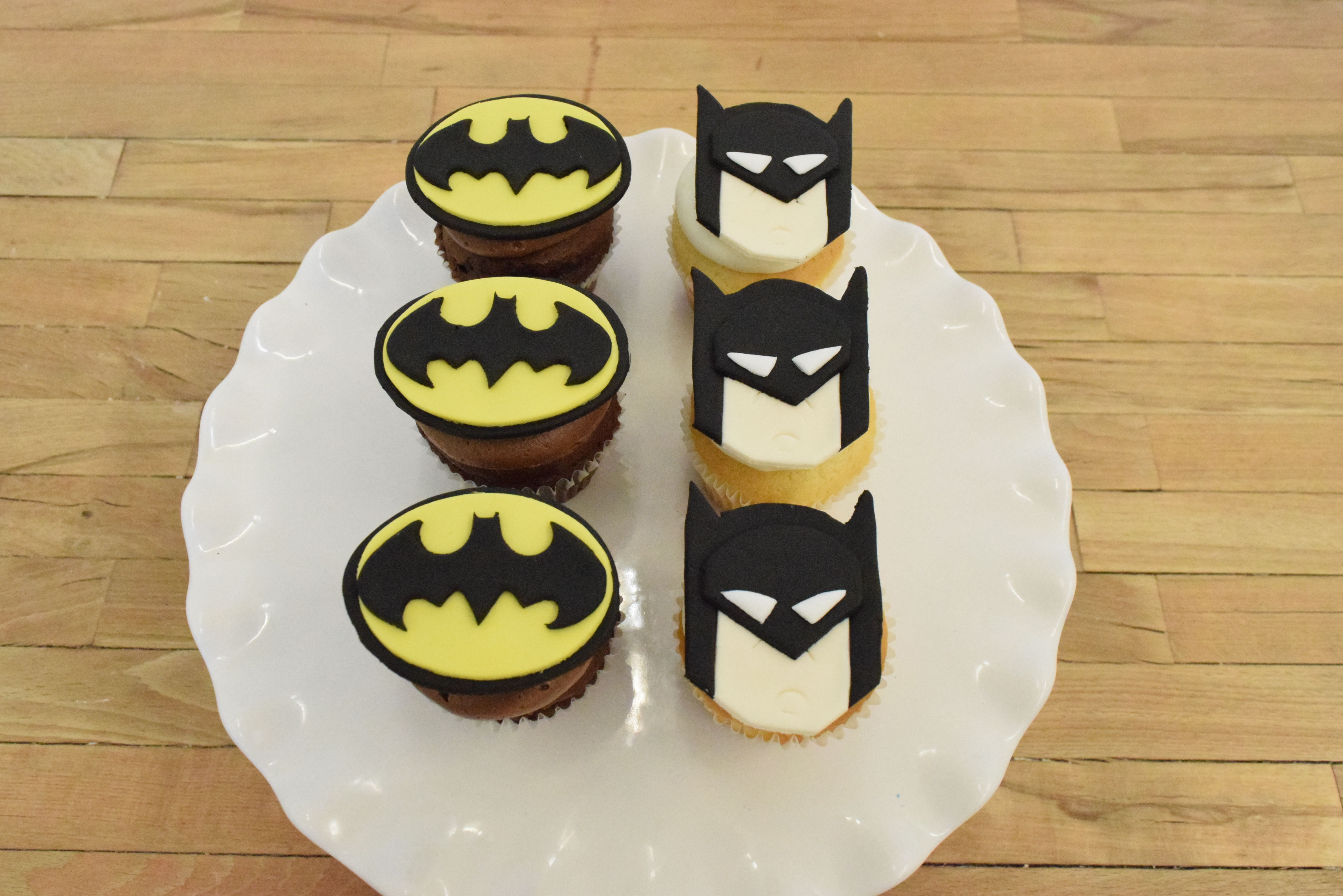 Batman Cupcakes  Los Angeles Bakery Sherman Oaks