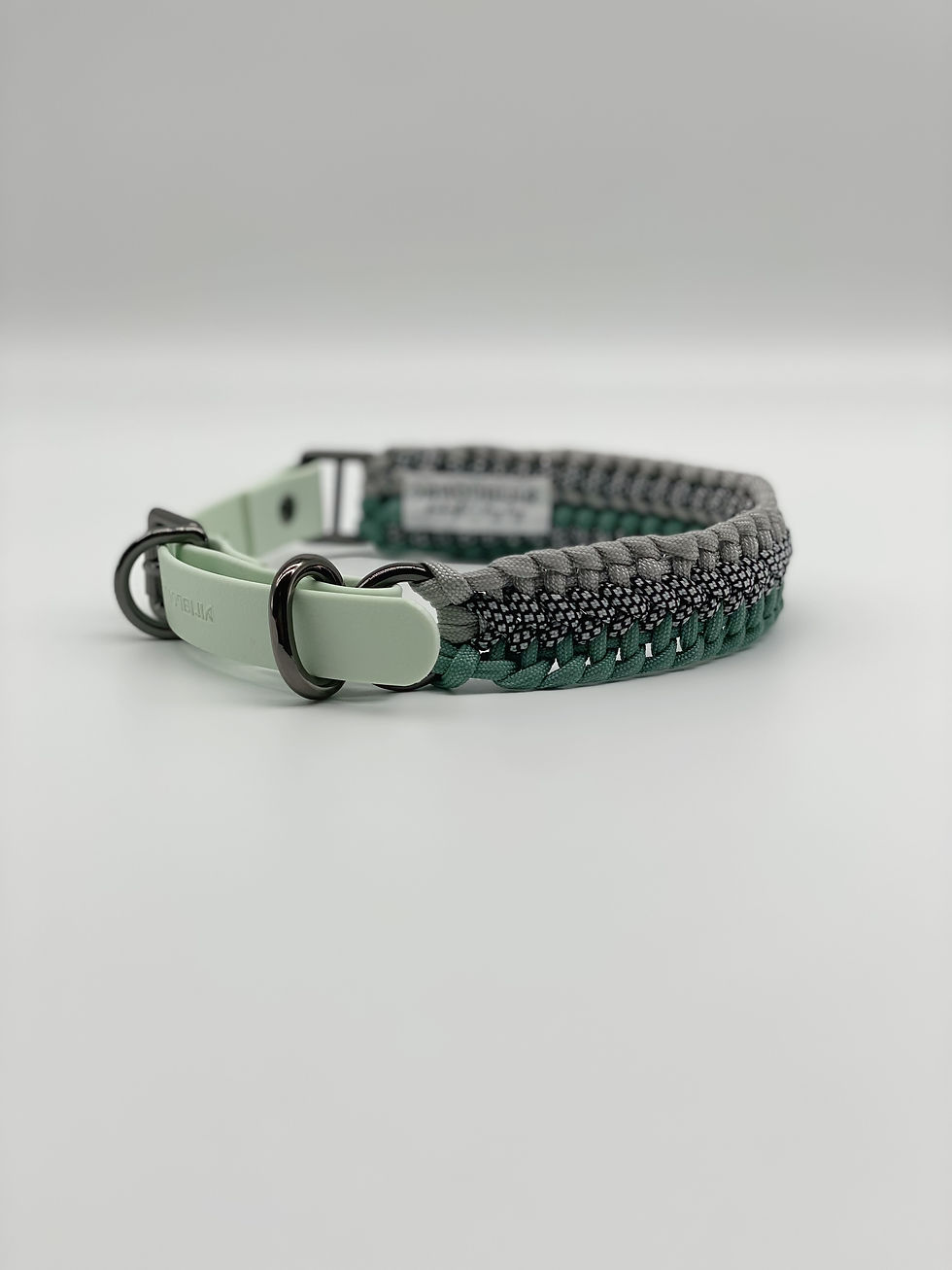 Thumbnail: NECTO Paracord Adjustable Collar