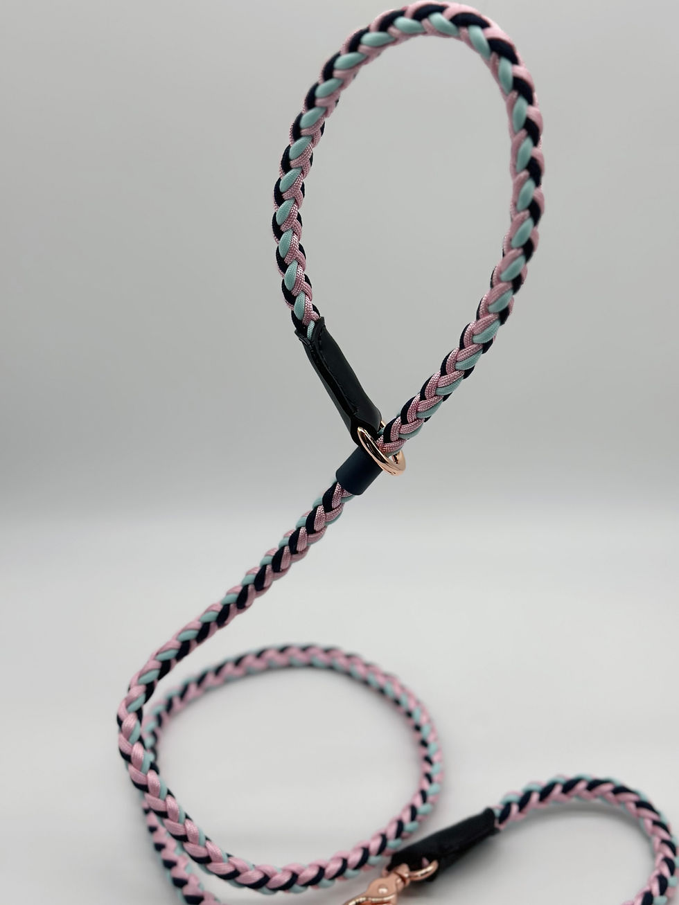 Thumbnail: TĒLUM Paracord Slip Lead