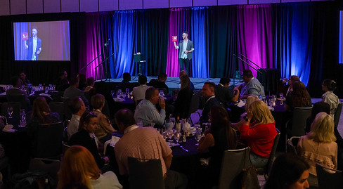 Magician performs magic show at corporate event in San Jose
