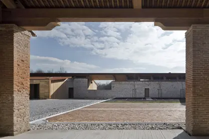 corte bertesina, serramenti in legno, studio traverso vighy