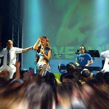 Cueneyt performing as dancer and choreographer for singer Haiducii at the KV Festival in Zurich, best known for her hit “Dragostea Din Tei.”