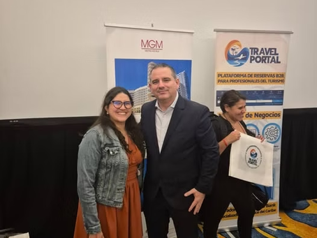 ViajaMEByFraVEO presente en desayuno–presentación.