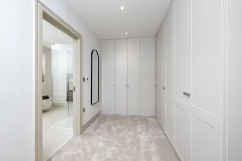 Fitted Walk In Wardrobe