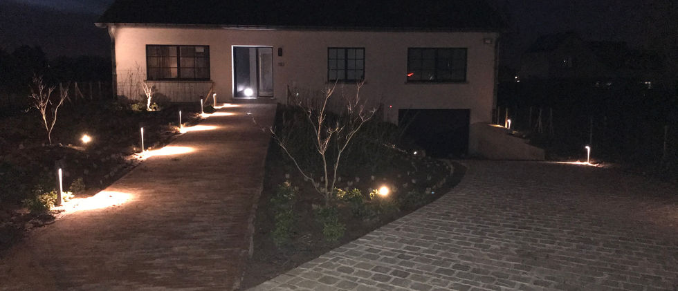 Nieuwe verdeelkast en buitenverlichting (2).JPG