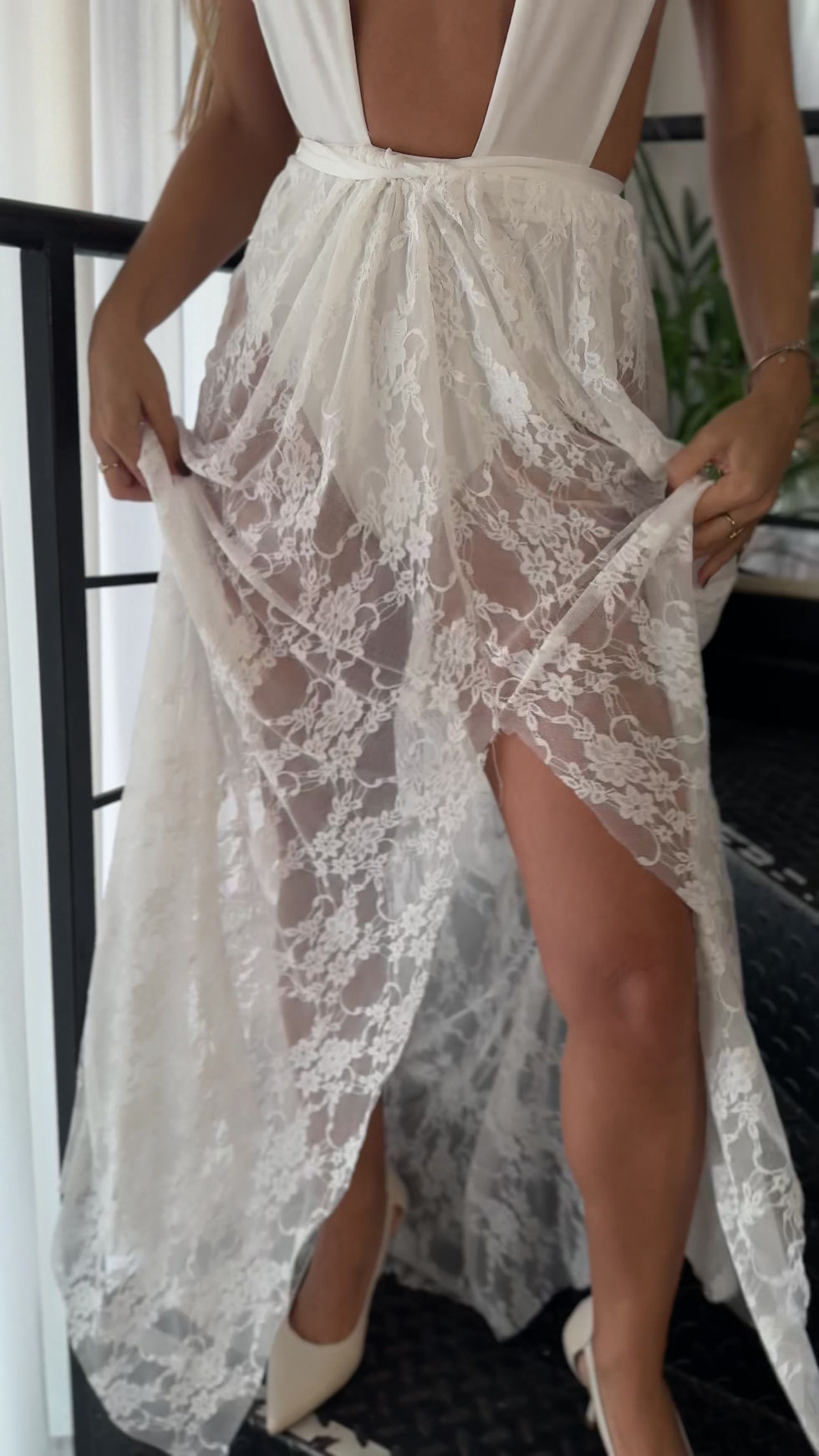 תמונה ממוזערת: חצאית תחרה למסיבת רווקות, שמלת תחרה למסיבת רווקות