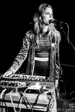 Molly_Devine_©_Alexander_Hallag-3133