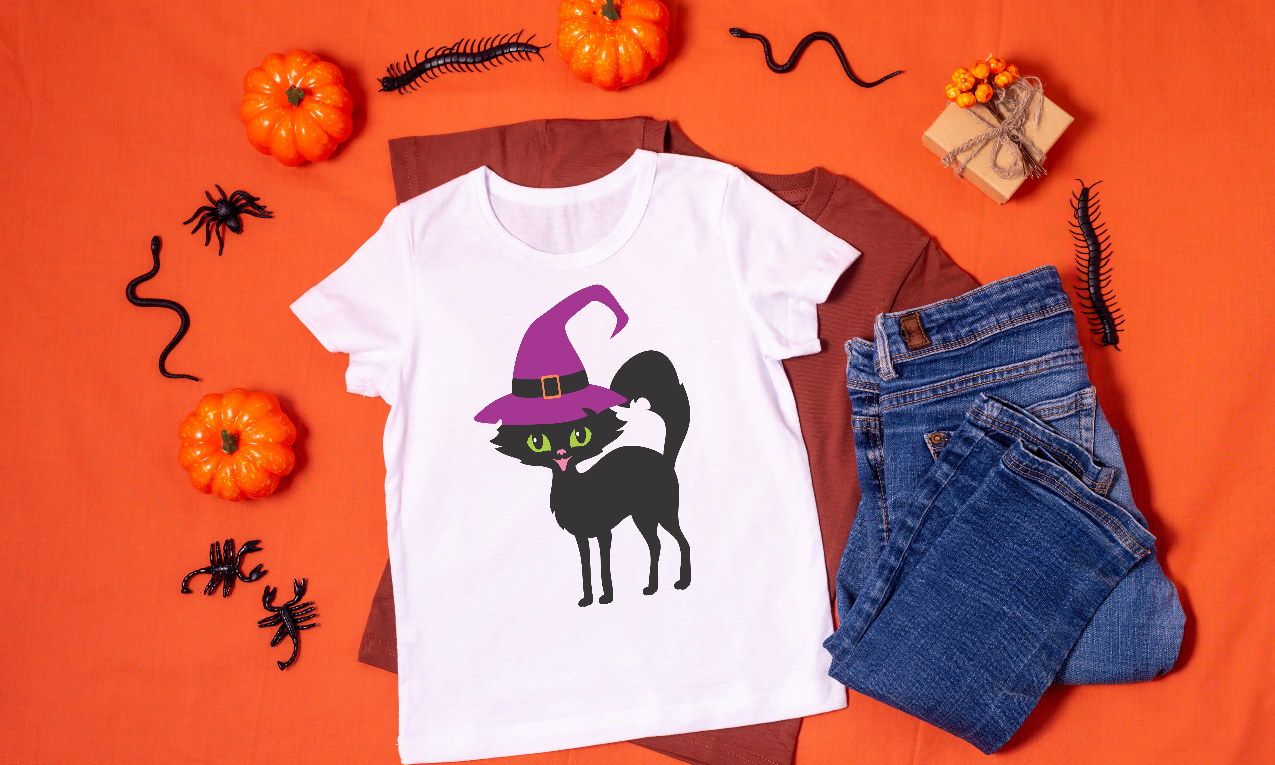 Thin Cat standing in hat Halloween T-shirts