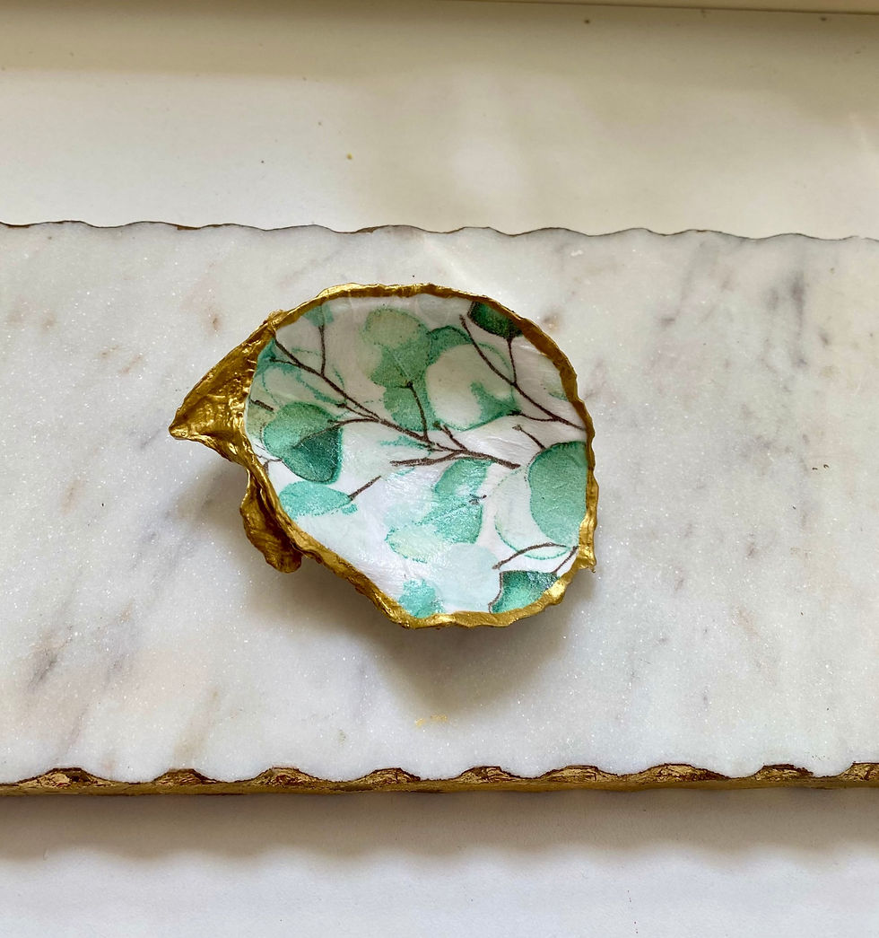 Thumbnail: Green Leaf Oyster Shell Ring Dish