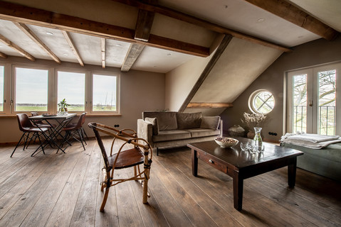 Even snel opfrissen tussen de vergaderingen door? Achter de houten muur van de Break-out Room hebben we een badkamer verstopt.