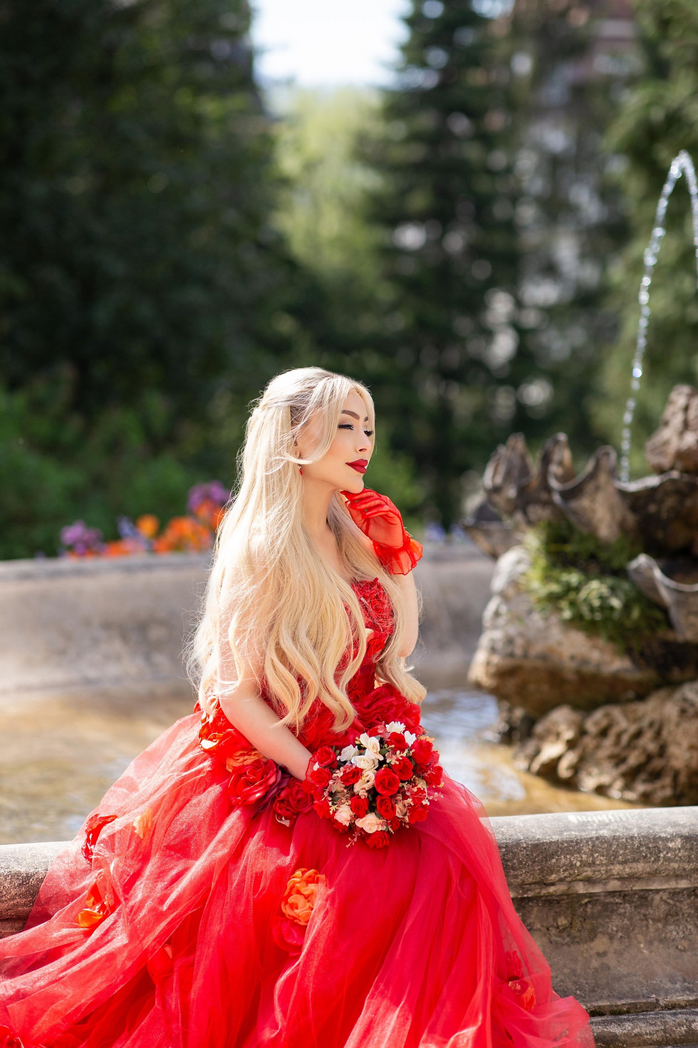 Thumbnail: Rosenstrauß Kleid 