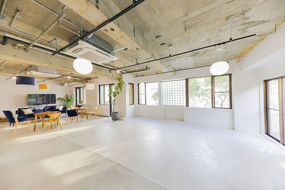 Studio_long_02.jpg