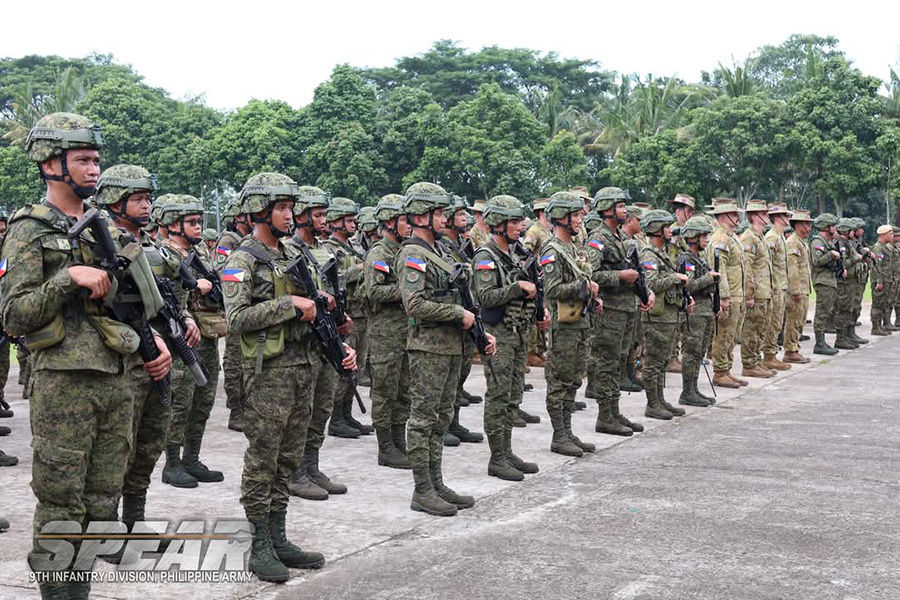 AN camouflage uniform kan mga kasuldadusan kan 9th Infantry Division kan Philippine Army na nagpapaheling kan saindang kabatiran sa jungle o guerilla warfare susug na man sa terrain kan nasyon. (9ID PHOTO)
