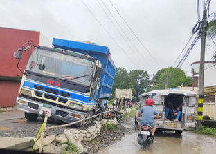 Road widening project sa barangay San Felipe
