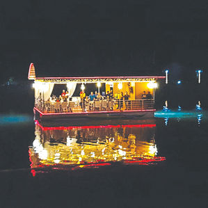 Floating restaurant