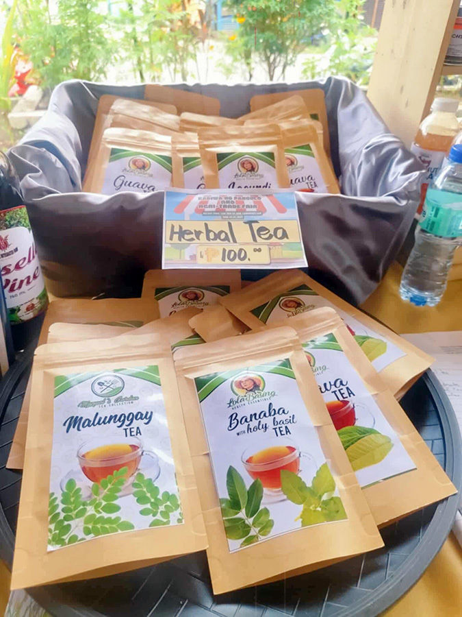 Mga pigprocesong producto tampok sa trade fair para sa farmers' group asin entrepreseneurs. (Photo - Manuel's Garden)