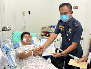 Doctors reattach cop's severed hand