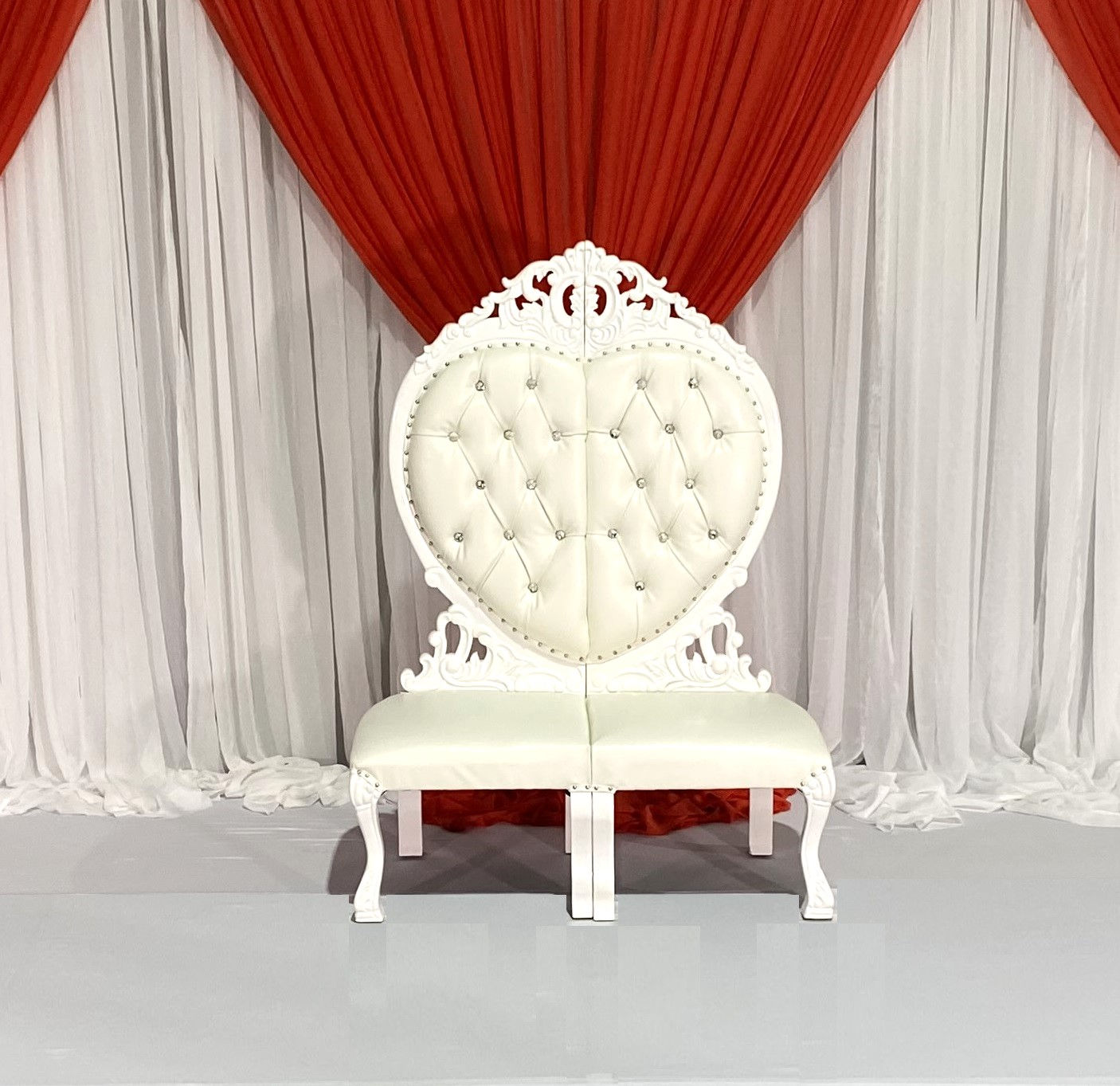 Throne Sweetheart Loveseat All/White