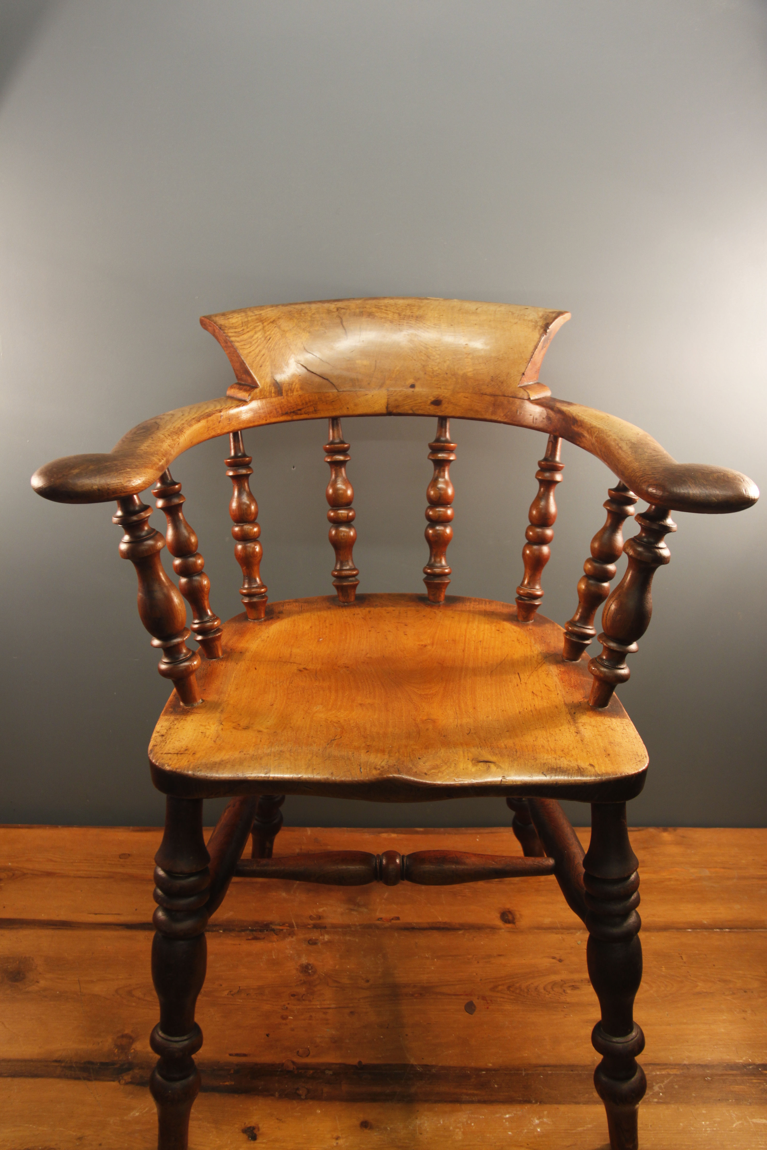 Beautiful Elm Wood Elbow Chair Early 19th Century
