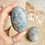 Miniatura: Cianite Azul Palm Stone - forma sabonete 