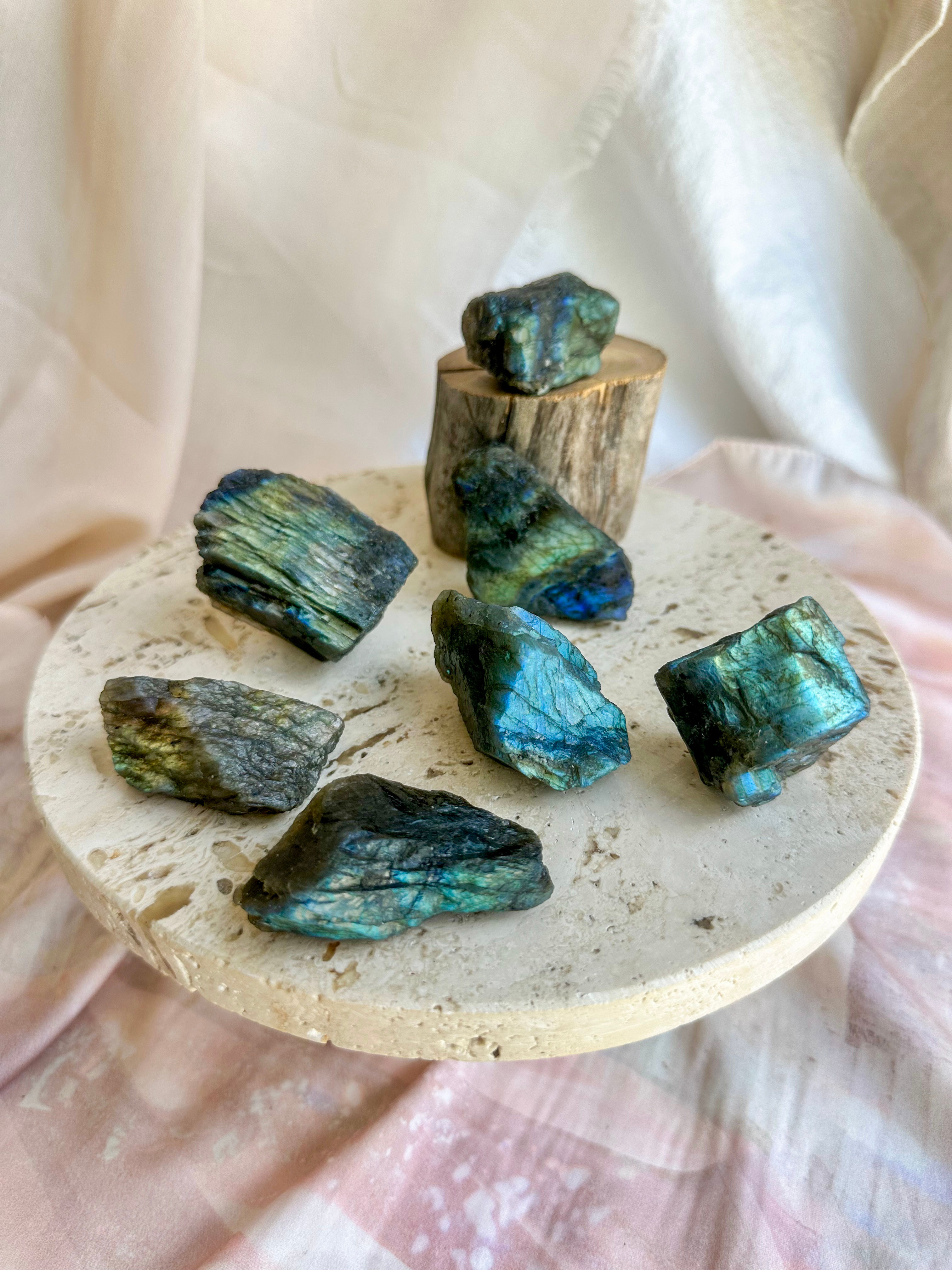 Labradorite em bruto