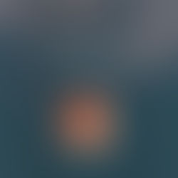 Chúng ta chỉ thực sự tổn thương ở giây phút phải giả vờ rằng mình vẫn ổn