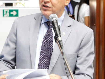 Mochi Solicita Doação de Área para Regularização do Hospital da CASSEMS em Coxim.